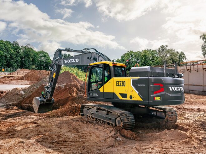 Volvo_EC230_Electric_arriva_in_Europa_puntando_tutto_sulla_fascia_media escavatore Volvo EC230 Electric