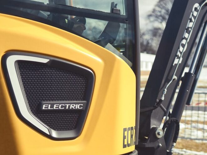 Building charging infrastructure with Volvo electric machines, V macchine movimento terra elettriche inverno