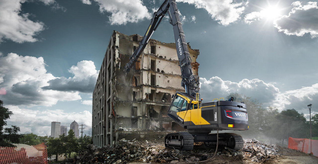 volvo-show-crawler-excavator-ec380ehr-t4f-star-picture-2324×1200-1